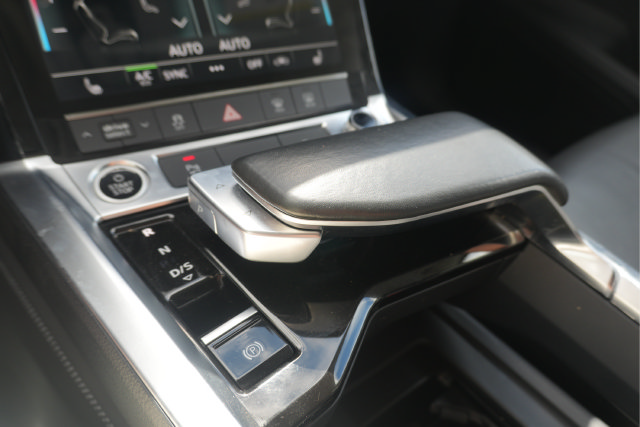 Used 2024 Audi Q8 e-tron Premium AWD/4WD image 37