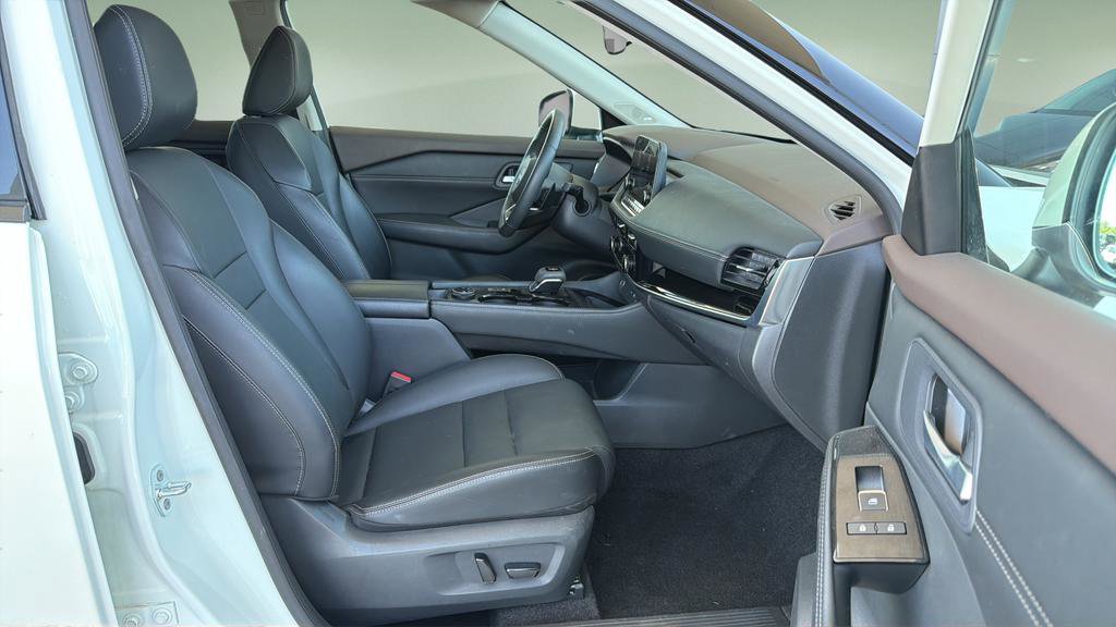 Certified 2023 Nissan Rogue SL w/ SL Premium Package AWD/4WD image 11