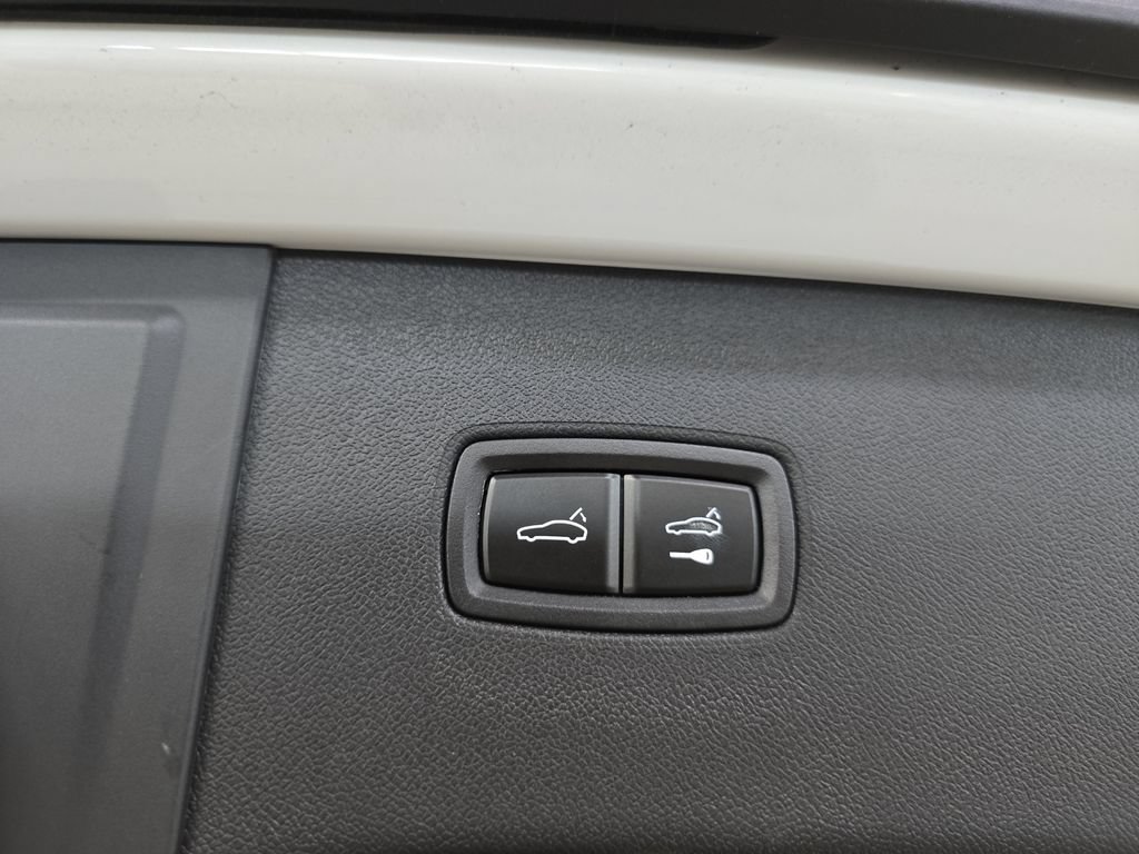Used 2025 Porsche Cayenne GTS AWD/4WD image 31