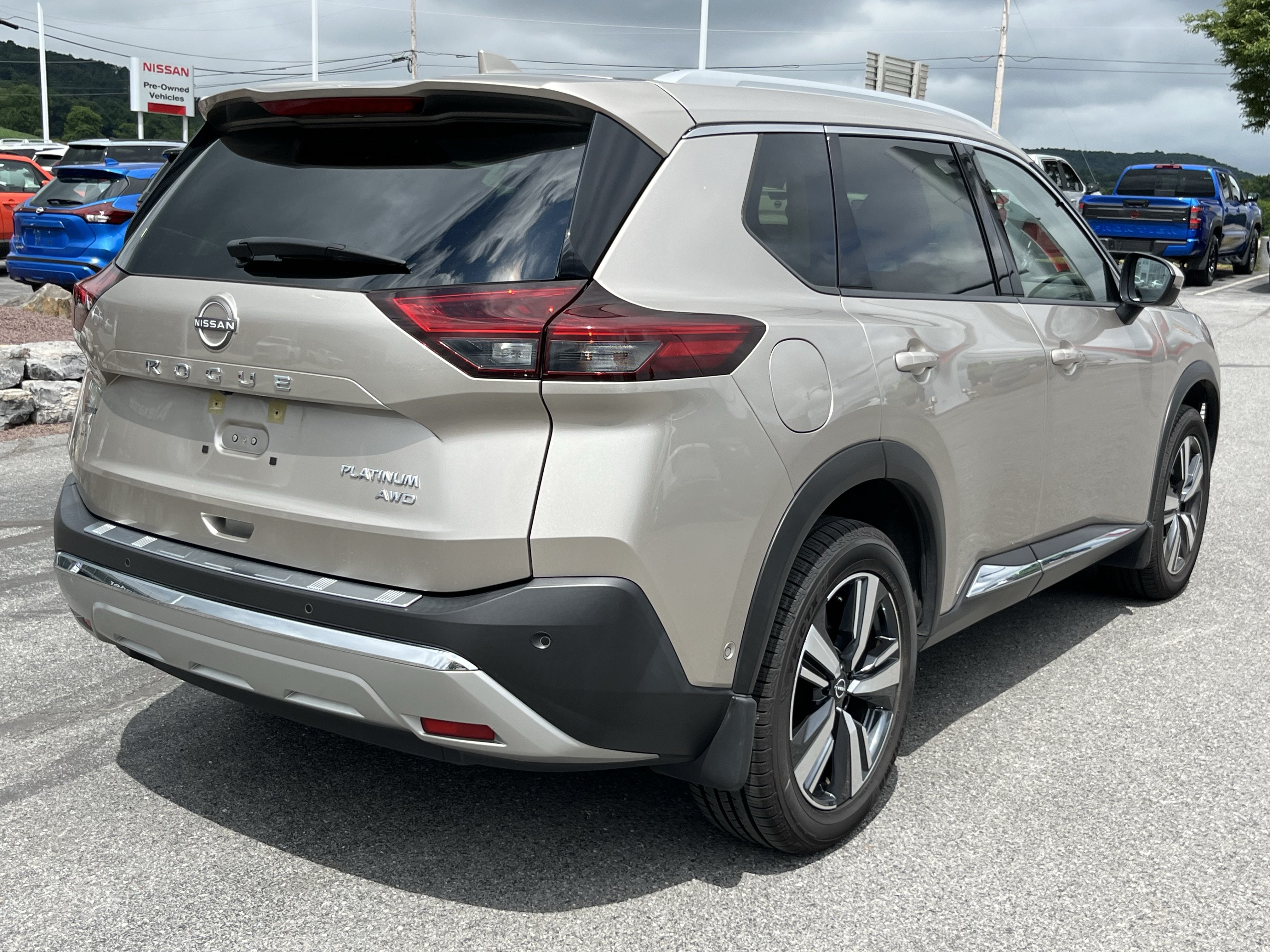 Used 2023 Nissan Rogue Platinum w/ Platinum Premium Package AWD/4WD image 5