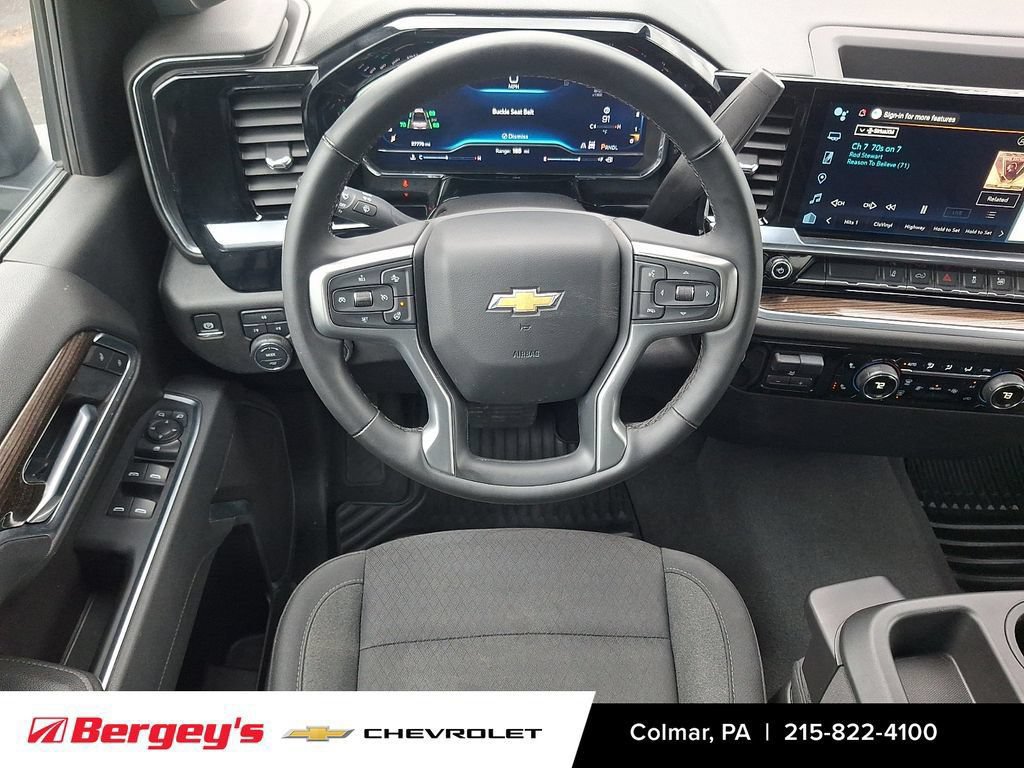 Used 2025 Chevrolet Silverado 2500 LT w/ Convenience Package AWD/4WD image 14