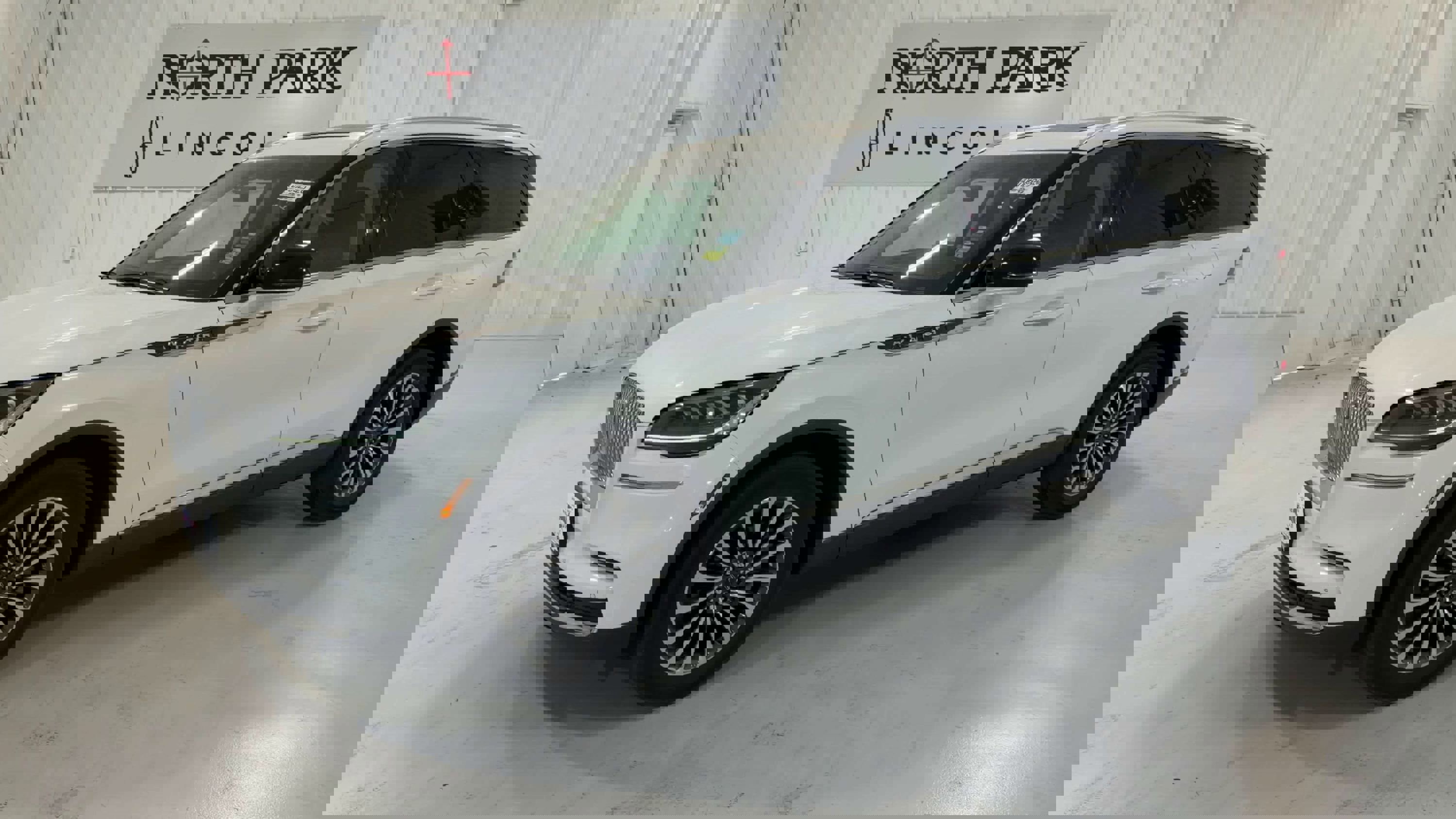 Used 2022 Lincoln Aviator AWD w/ Premium Package image 5