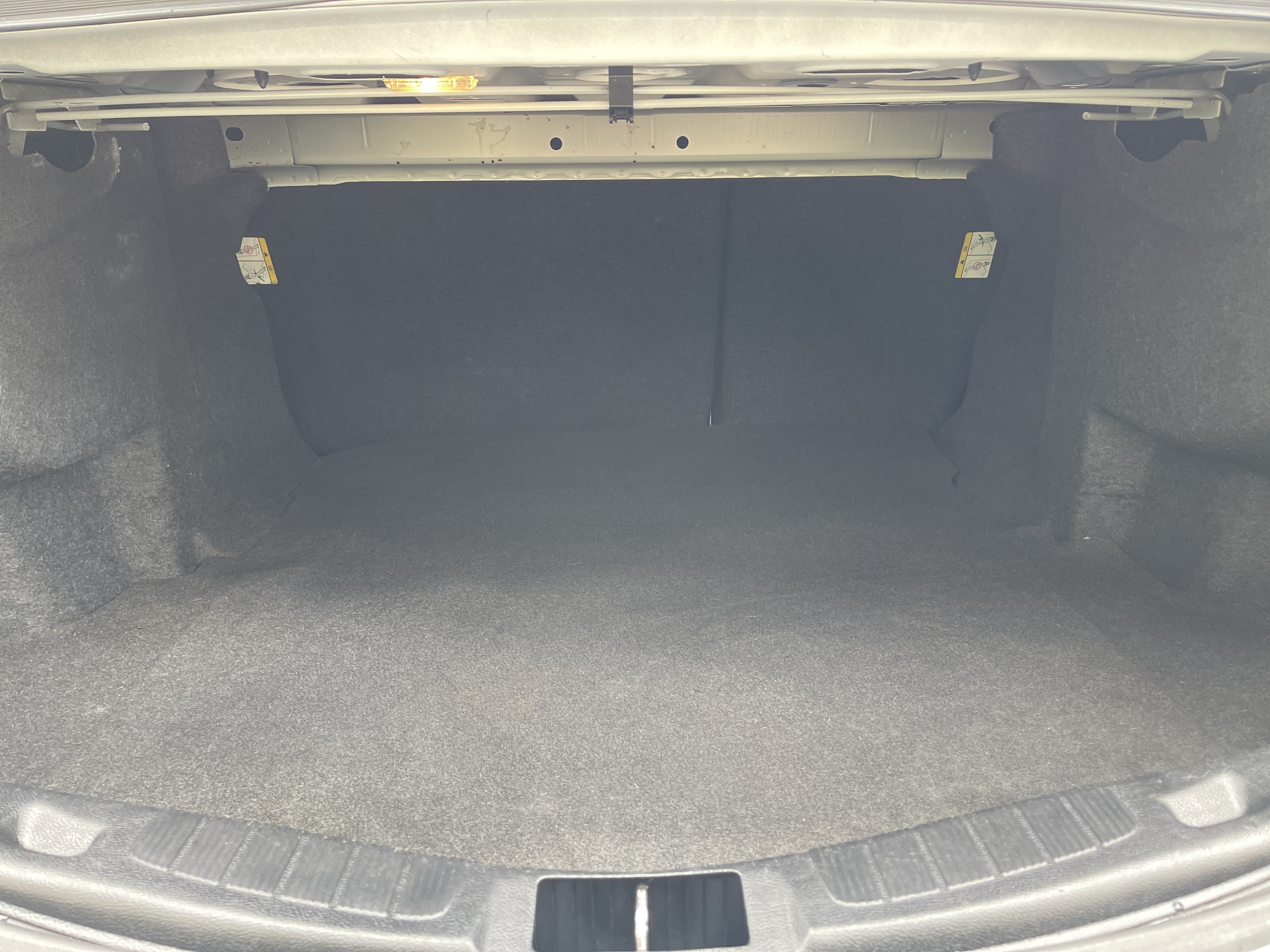 Used 2019 Ford Fusion SE FWD image 8
