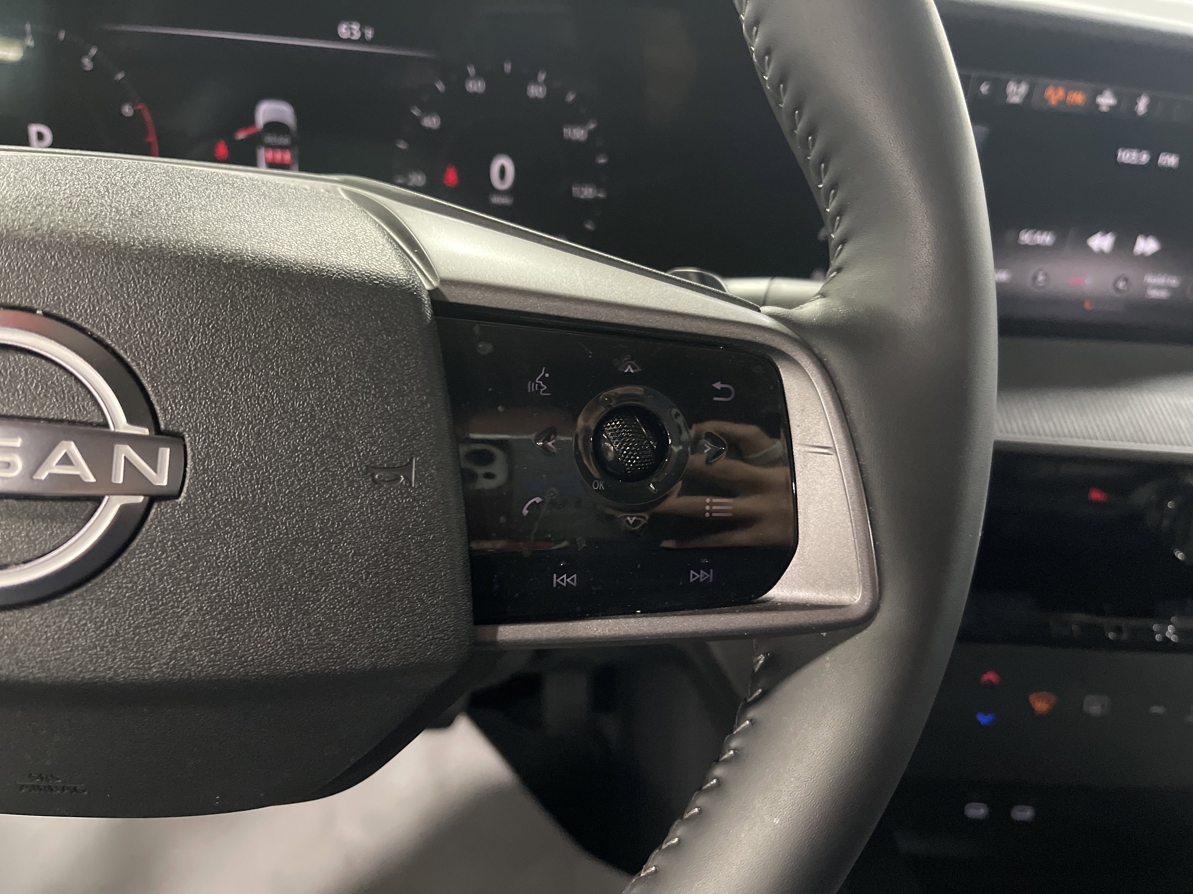 Used 2025 Nissan Murano SV image 18