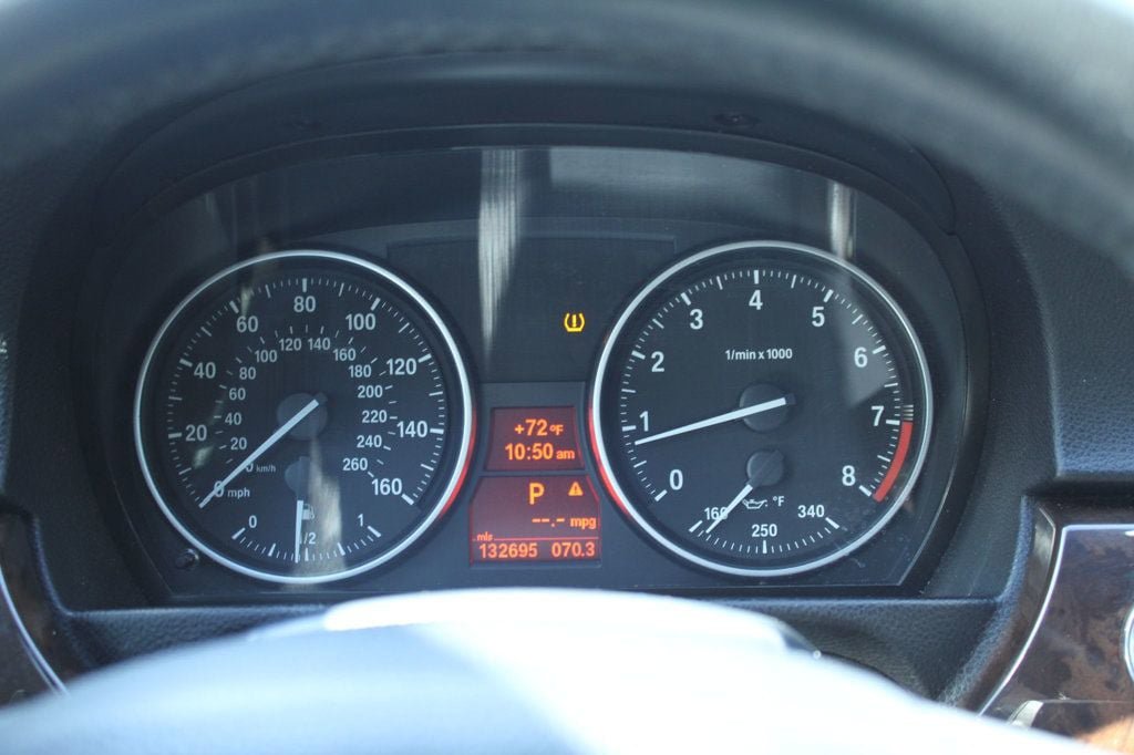 Used 2011 BMW 335i Convertible RWD image 13