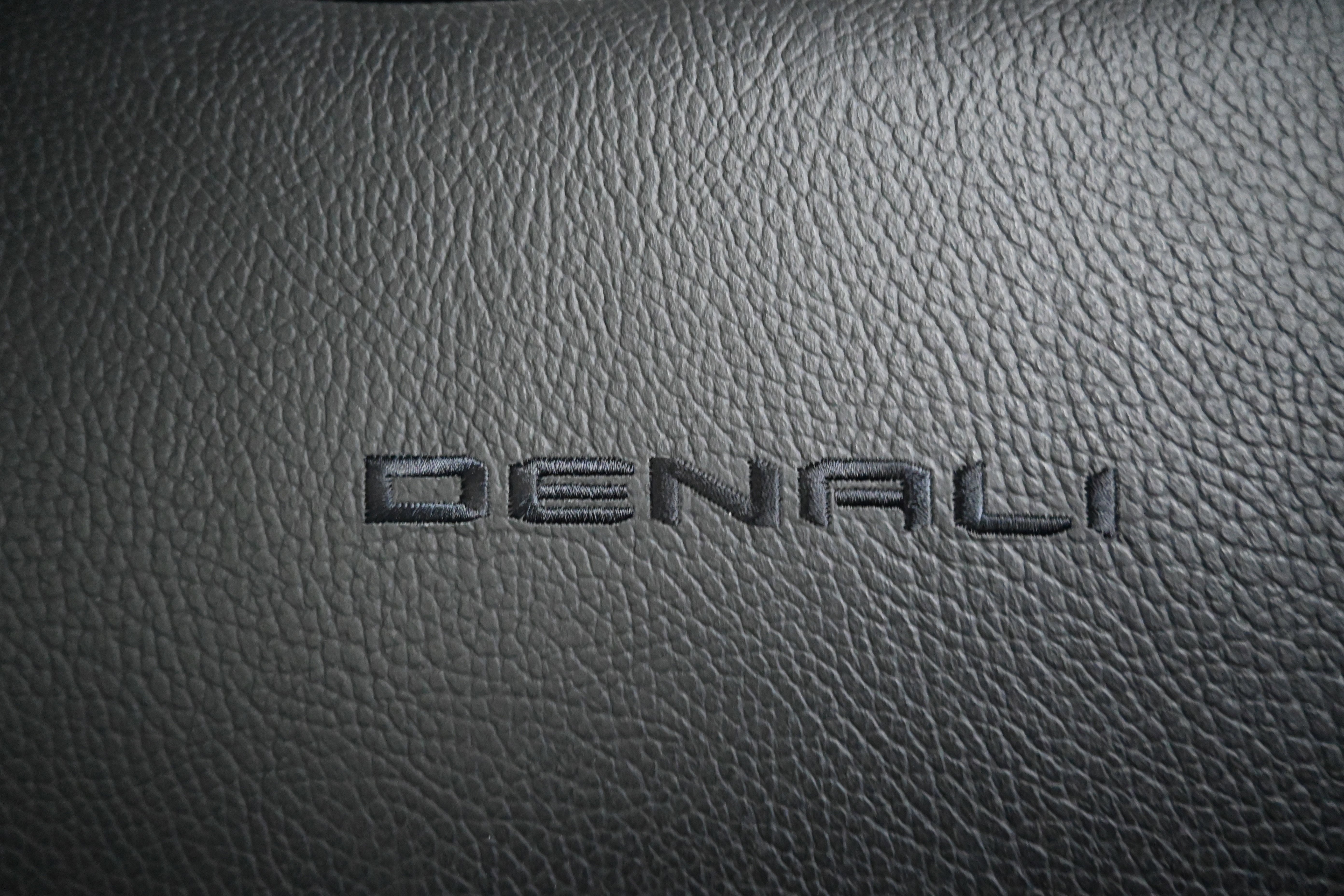 Used 2025 GMC Yukon Denali image 5