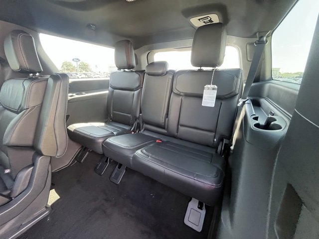 New 2025 Ford Expedition Max Platinum image 9