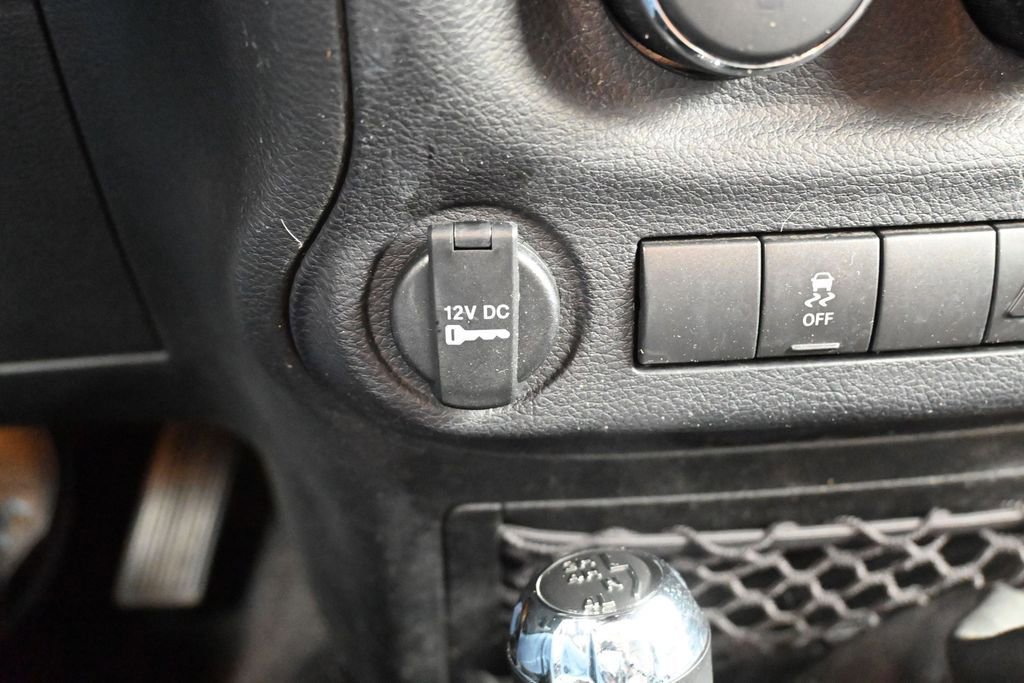 Used 2017 Jeep Wrangler Unlimited Sport w/ Connectivity Group image 19