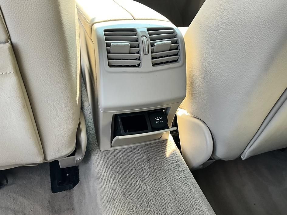 Used 2014 Mercedes-Benz E 350 4MATIC Sedan image 33