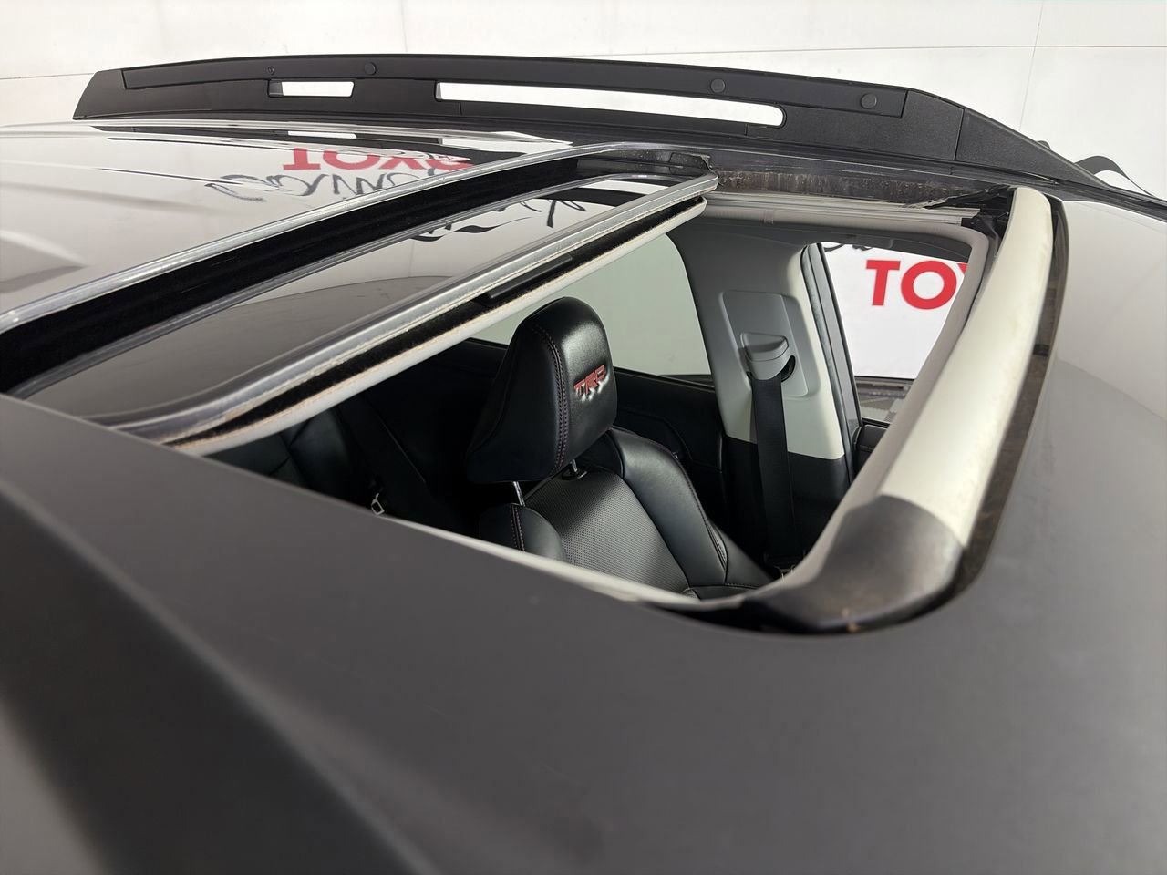 Used 2021 Toyota RAV4 TRD Off-Road w/ TRD Off-Road Weather Package AWD/4WD image 10