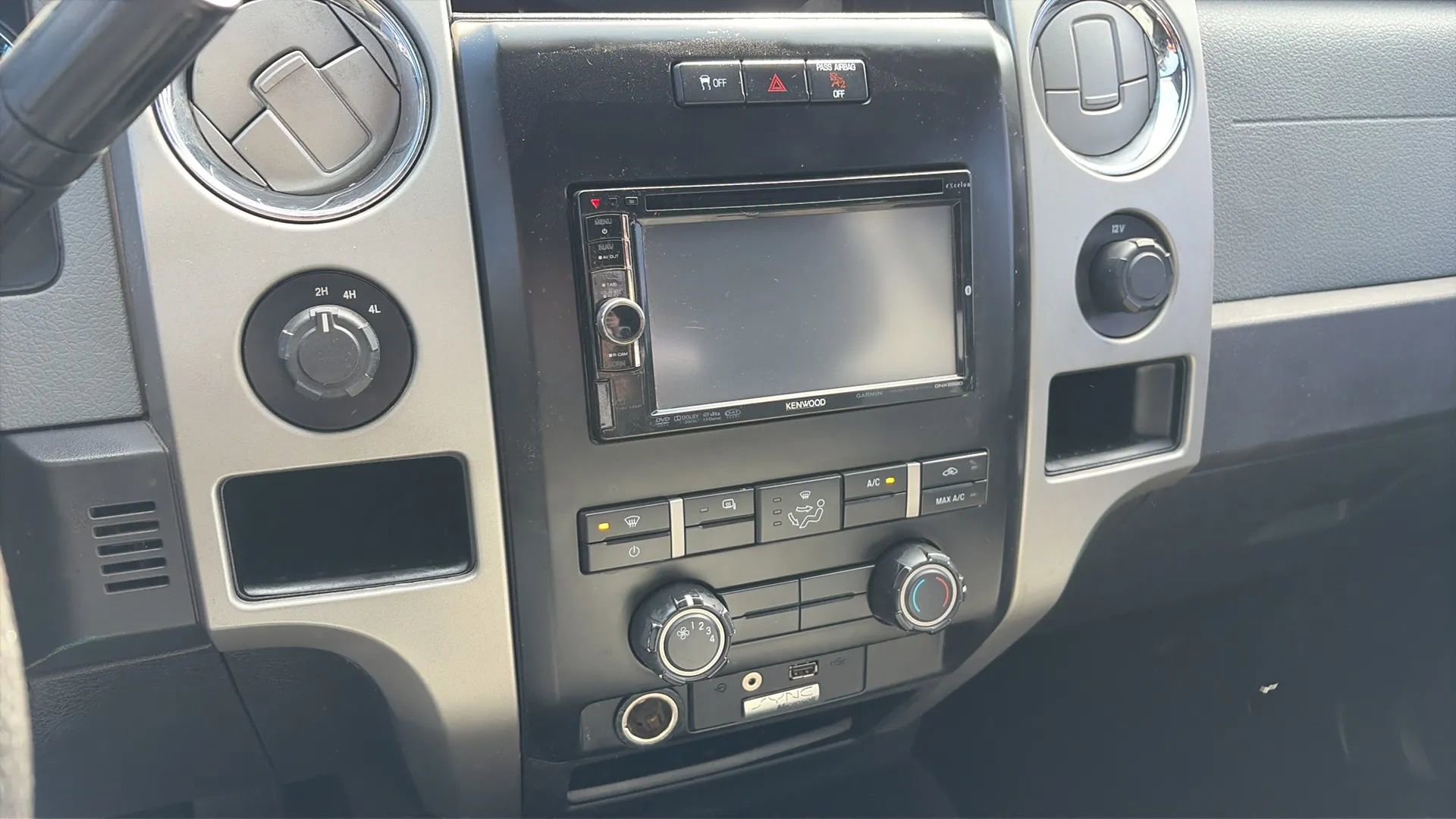 Used 2011 Ford F150 XLT w/ XLT Convenience Pkg image 19