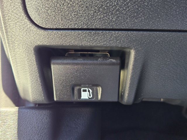 Used 2025 Nissan Sentra SV w/ All-Weather Package FWD image 22