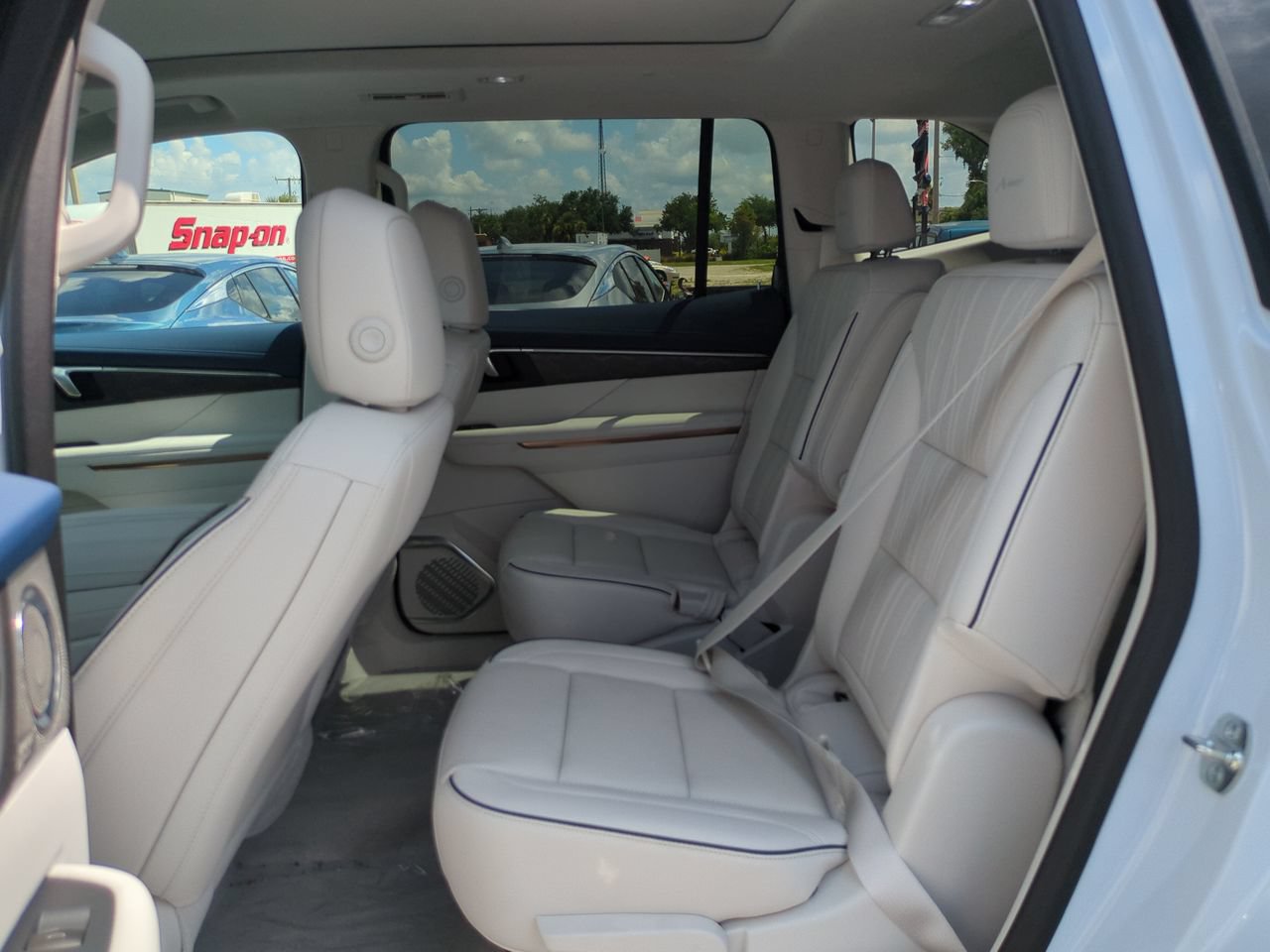 New 2026 Buick Enclave Avenir w/ Super Cruise Package FWD image 13