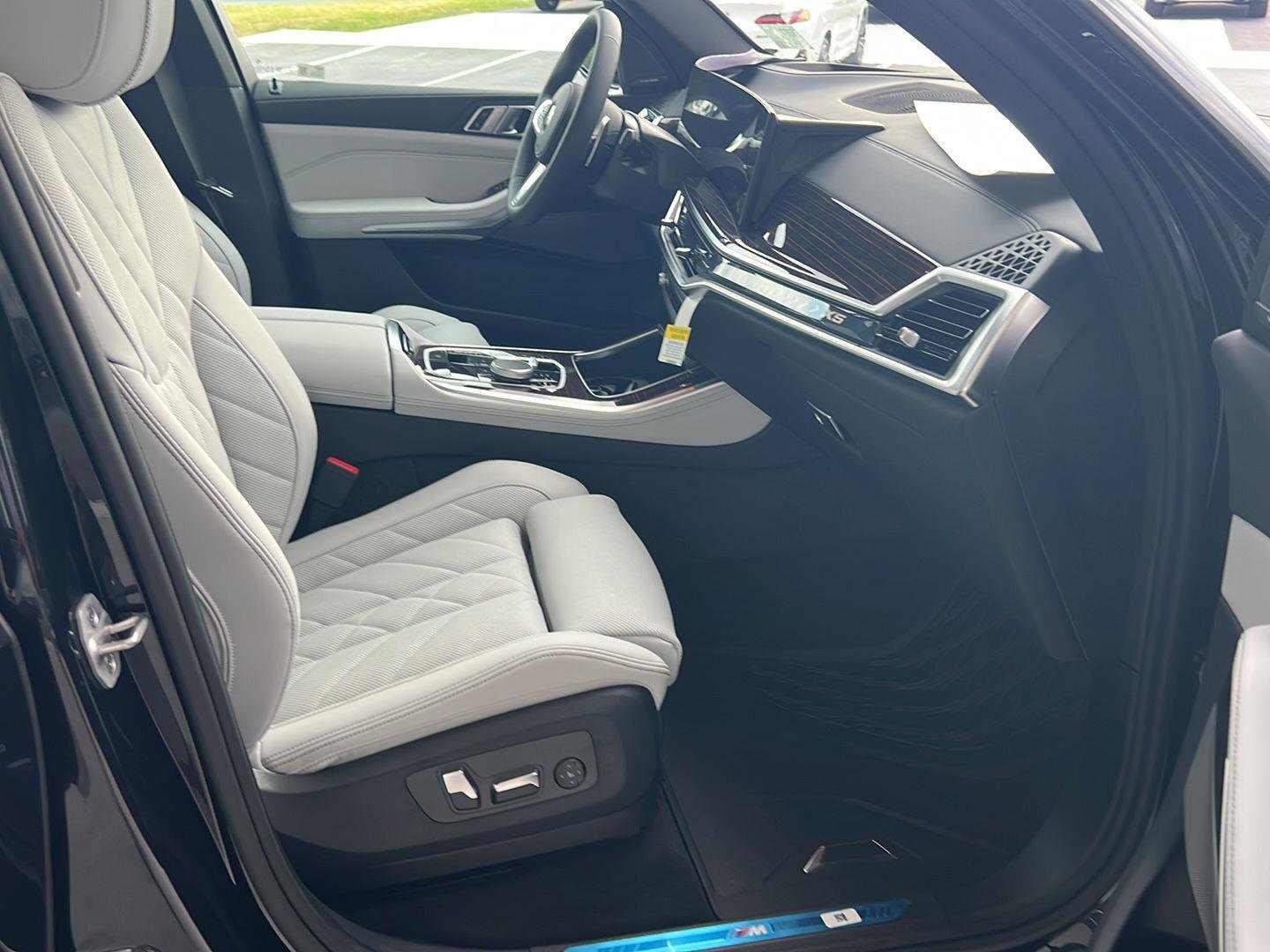 New 2026 BMW X5 xDrive40i w/ M Sport Package image 13