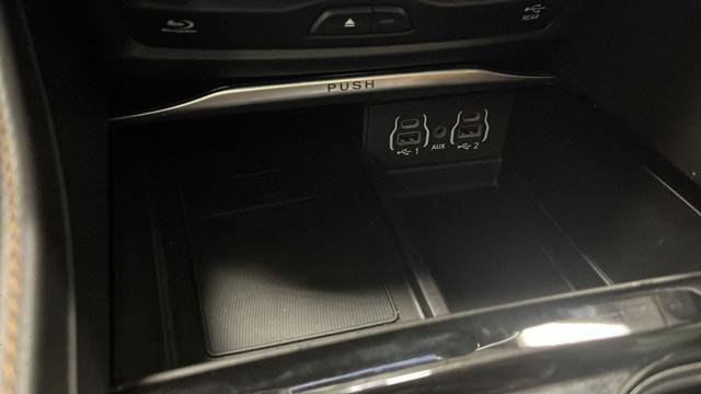 Used 2023 Chrysler Pacifica Pinnacle FWD image 33