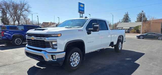 Used 2024 Chevrolet Silverado 3500 LT w/ Convenience Package AWD/4WD image 4