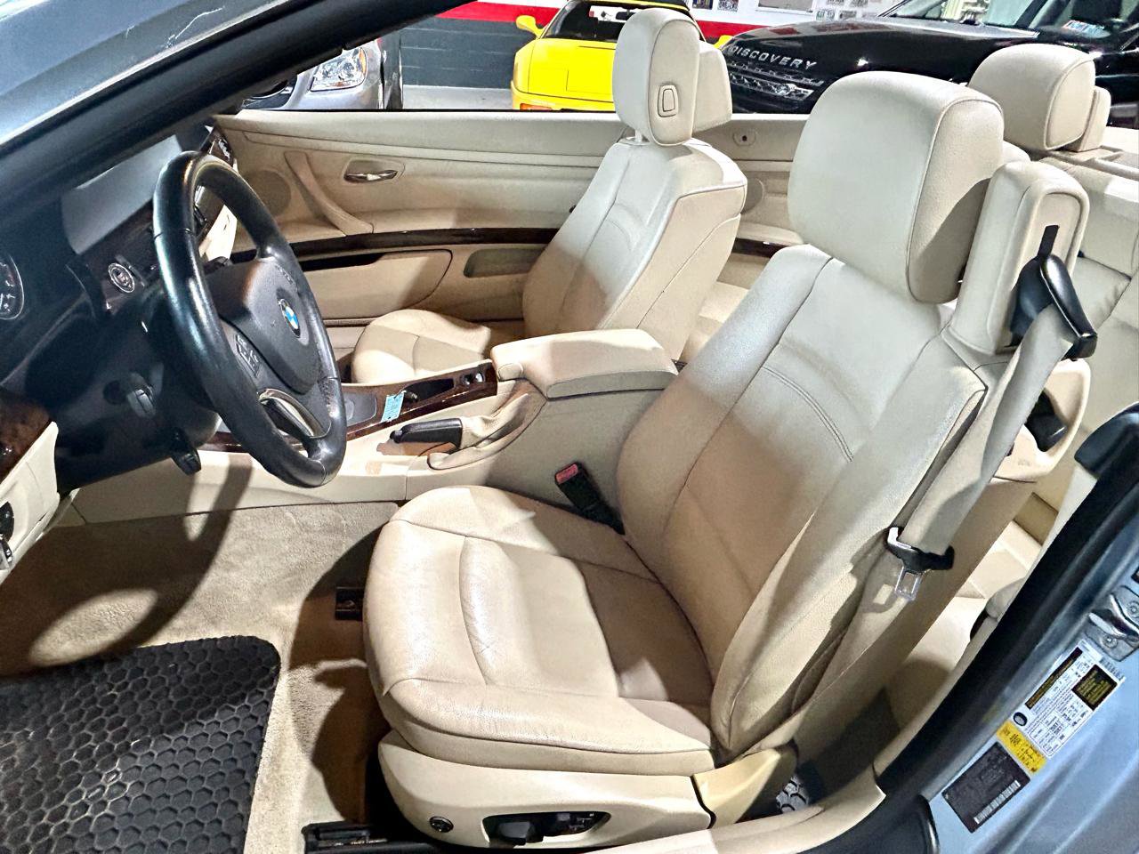 Used 2011 BMW 328i Convertible image 10