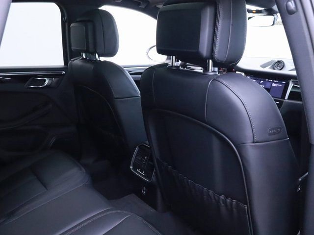 New 2025 Porsche Macan Turbo image 19