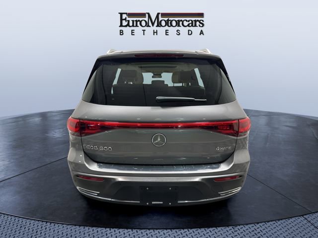 Used 2023 Mercedes-Benz EQB 300 4MATIC image 4