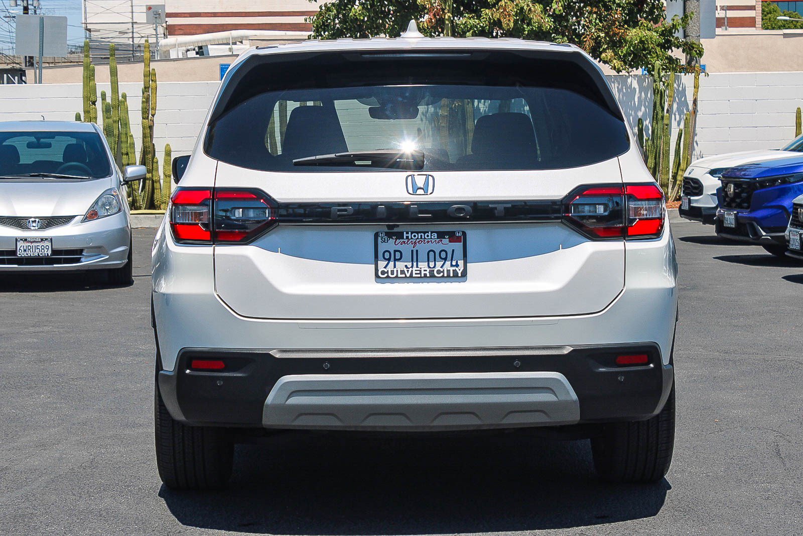 Used 2025 Honda Pilot EX-L image 8