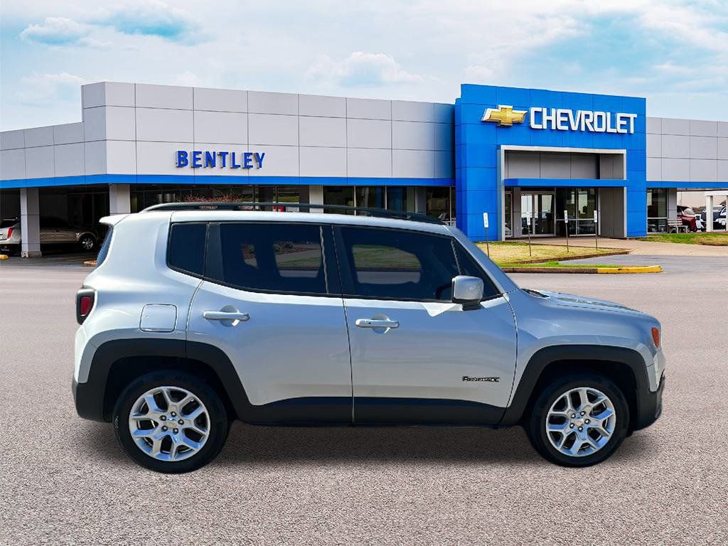 Used 2018 Jeep Renegade Latitude image 6