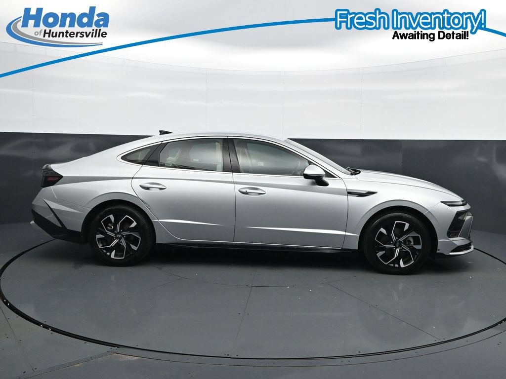Used 2025 Hyundai Sonata SEL FWD image 11