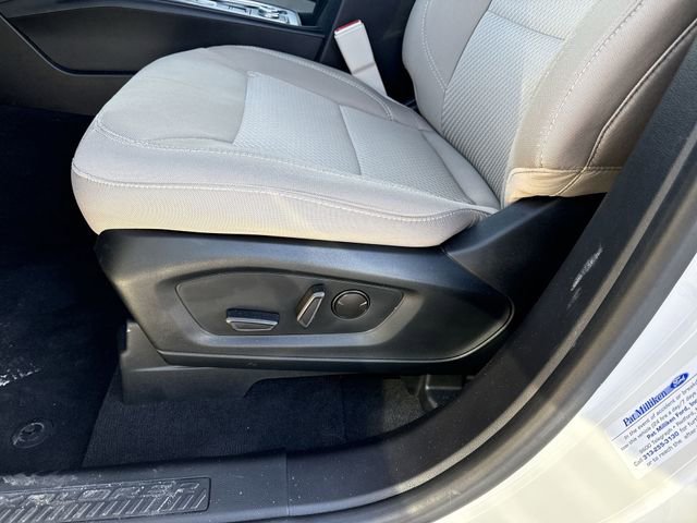 Used 2022 Ford Explorer XLT AWD/4WD image 16