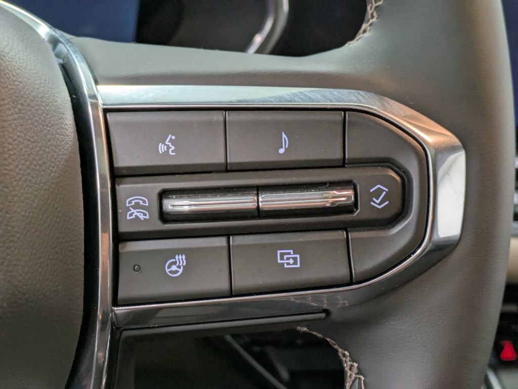 Used 2026 GMC Canyon Denali AWD/4WD image 19