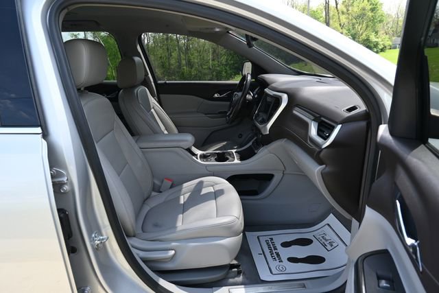 Used 2020 GMC Acadia SLT FWD image 19