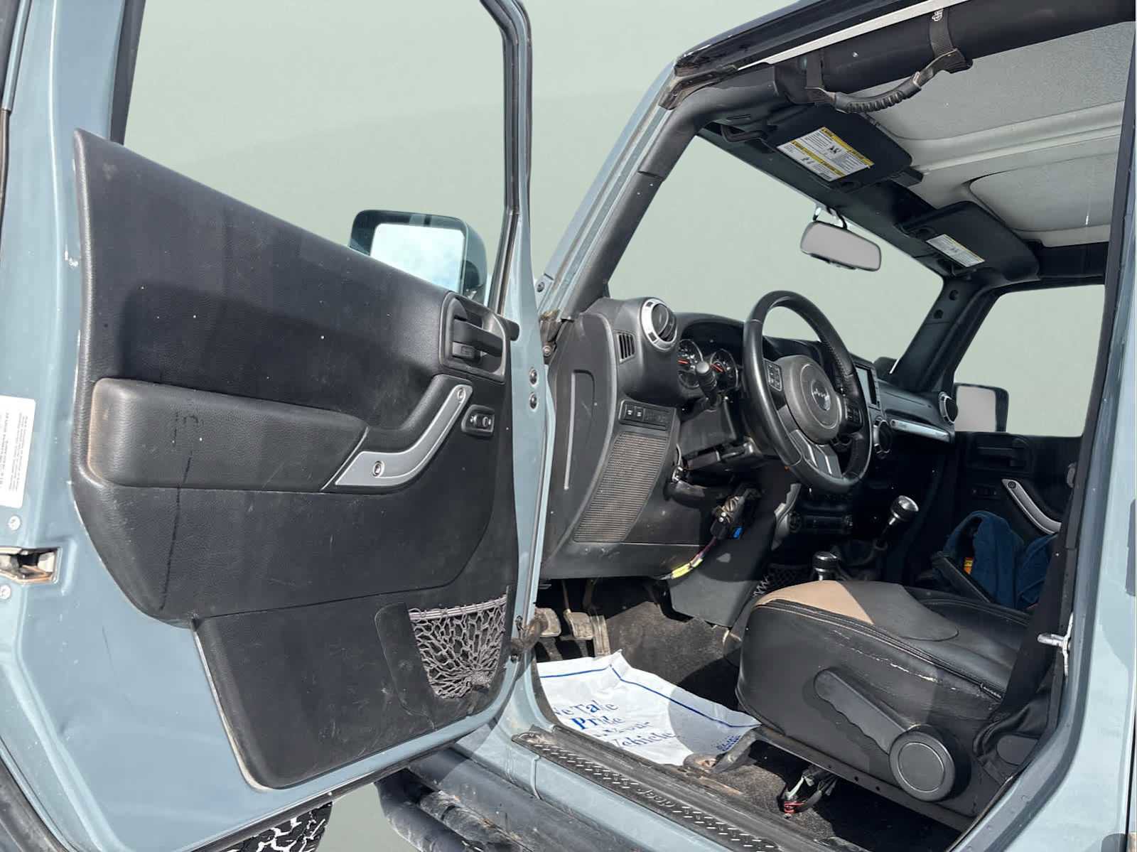 Used 2014 Jeep Wrangler Unlimited Rubicon w/ Connectivity Group image 28