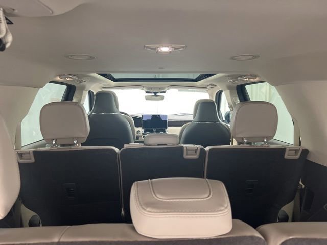 Certified 2023 Lincoln Navigator L Reserve AWD/4WD image 10