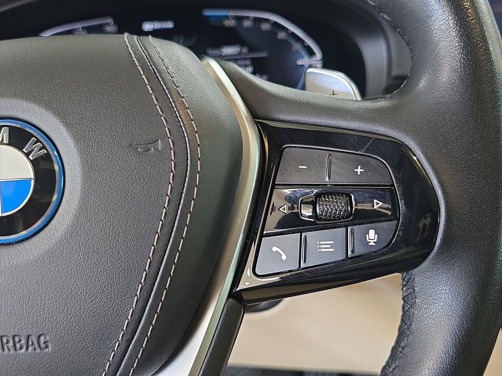 Certified 2022 BMW 530e w/ Convenience Package image 18