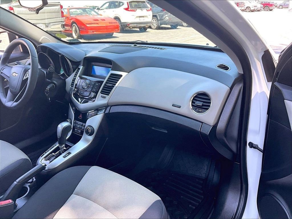 Used 2016 Chevrolet Cruze LS FWD image 13