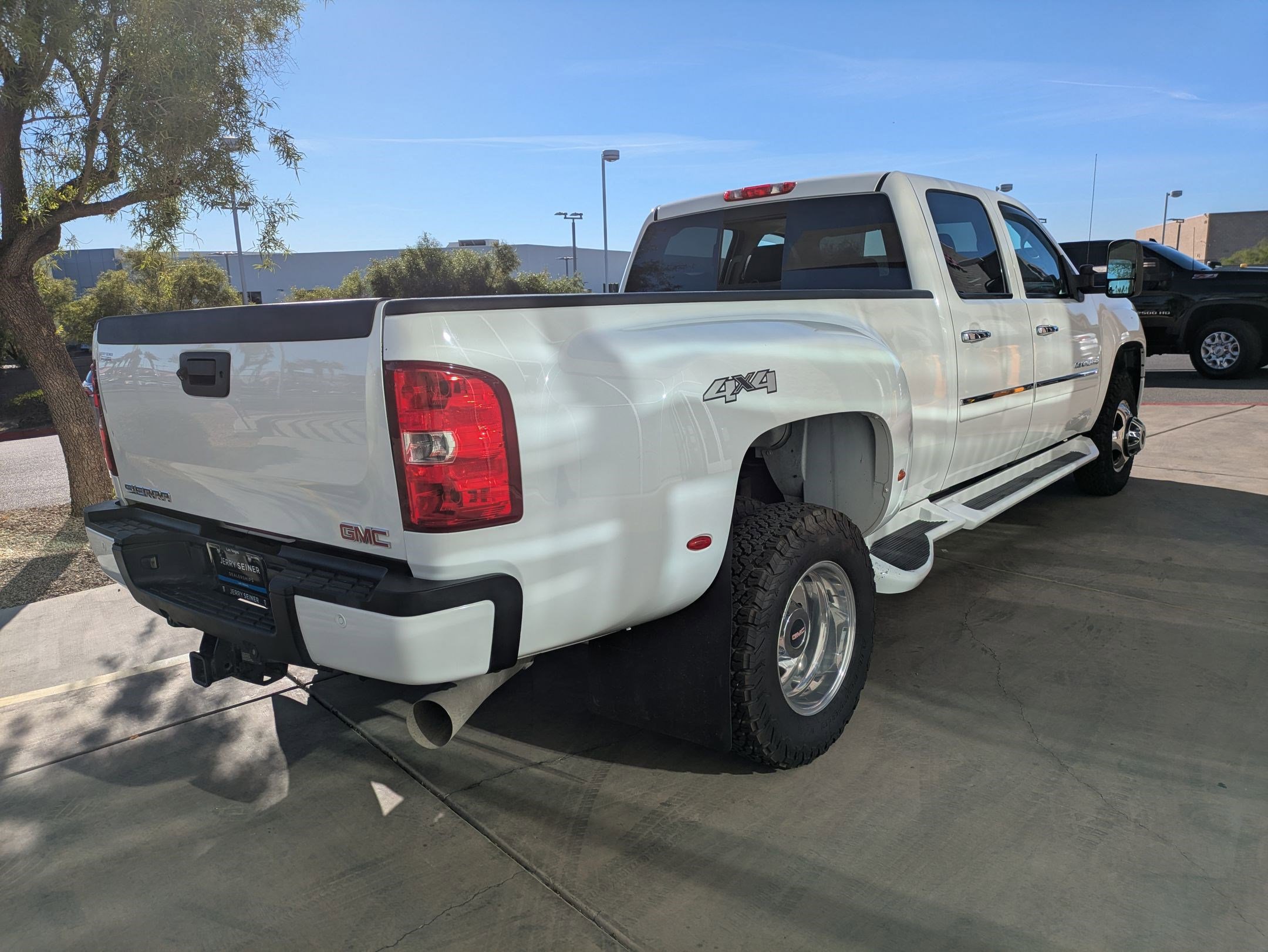 Used 2013 GMC Sierra 3500 Denali image 5
