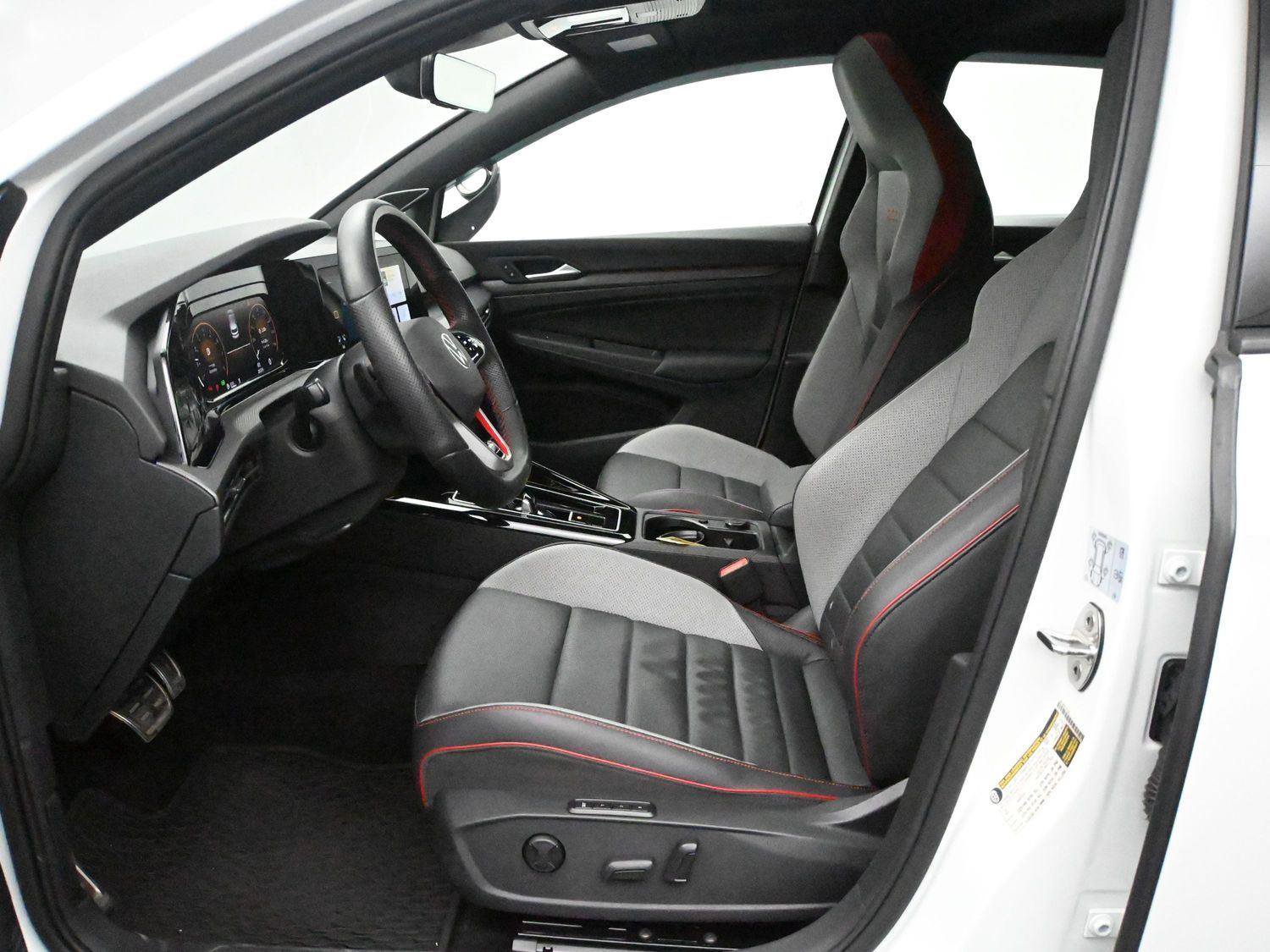 Used 2023 Volkswagen GTI SE FWD image 9