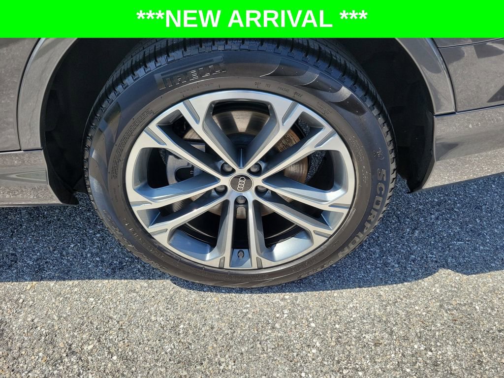 Used 2025 Audi Q7 2.0T Premium w/ Convenience Plus Package AWD/4WD image 29