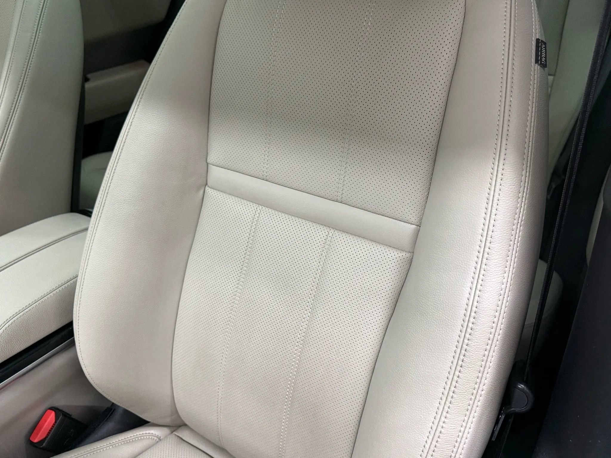 Used 2020 Land Rover Range Rover Velar S image 31