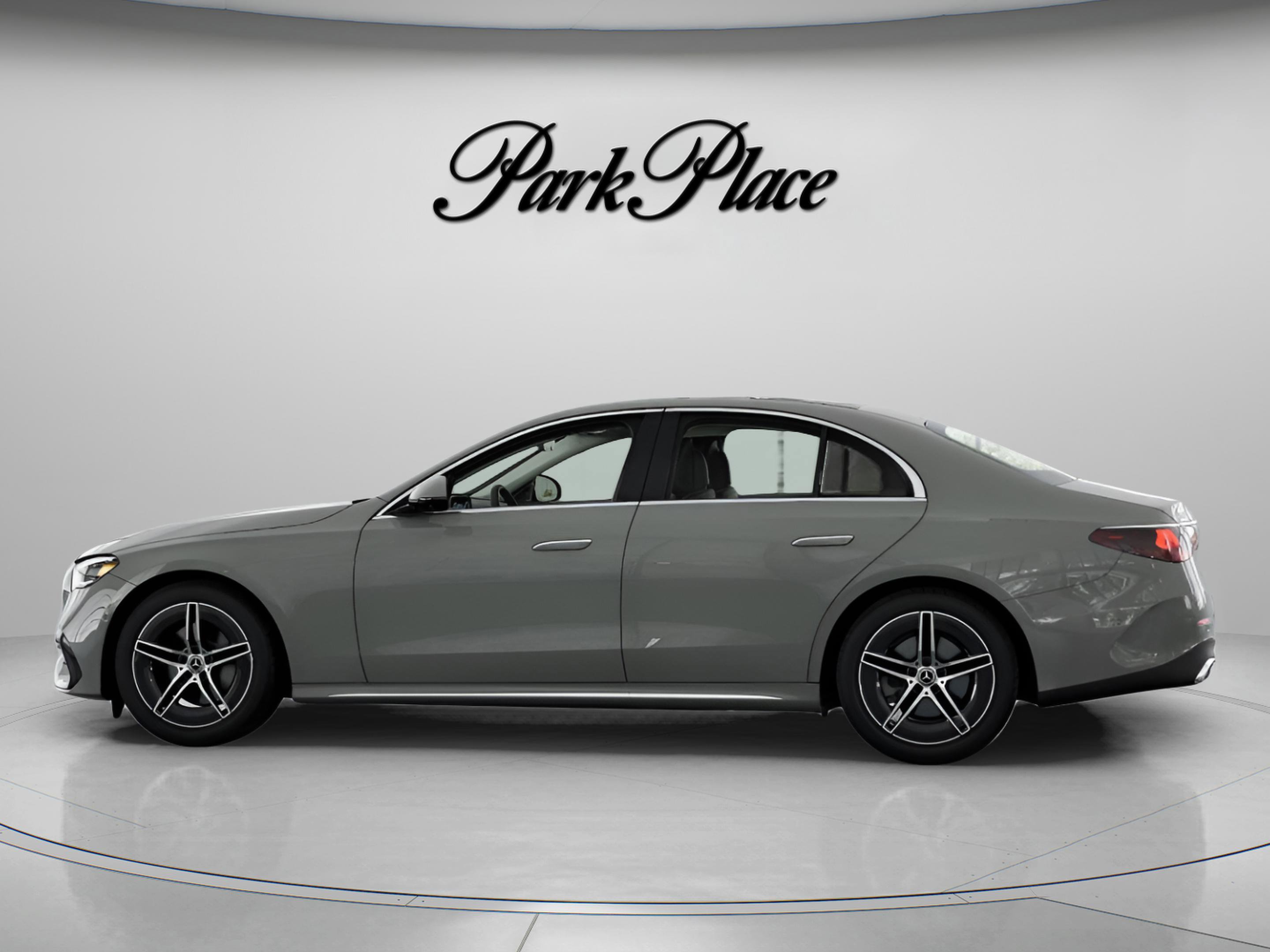 New 2026 Mercedes-Benz E 350 4MATIC Sedan image 9