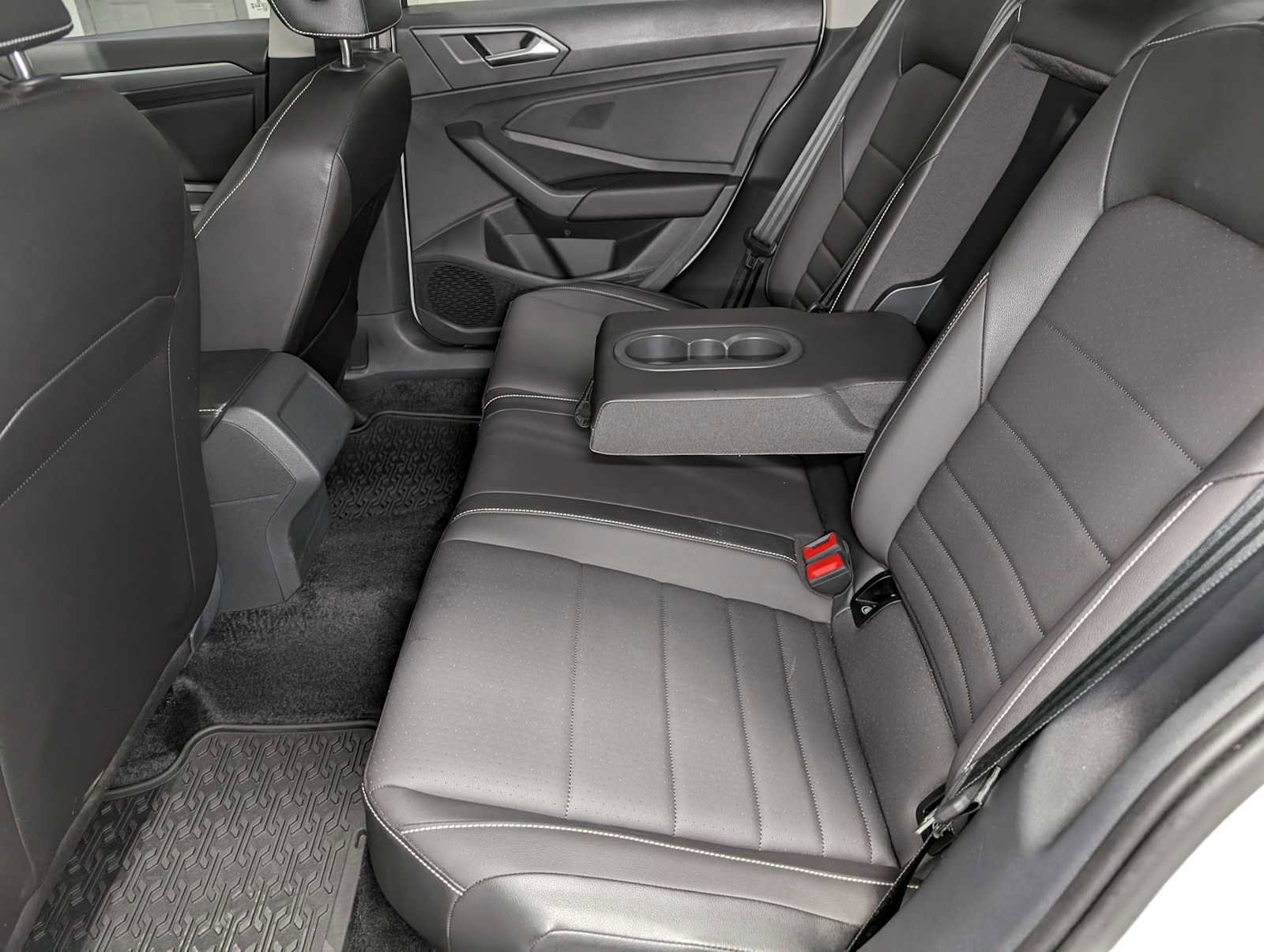 Used 2024 Volkswagen Jetta SE image 22