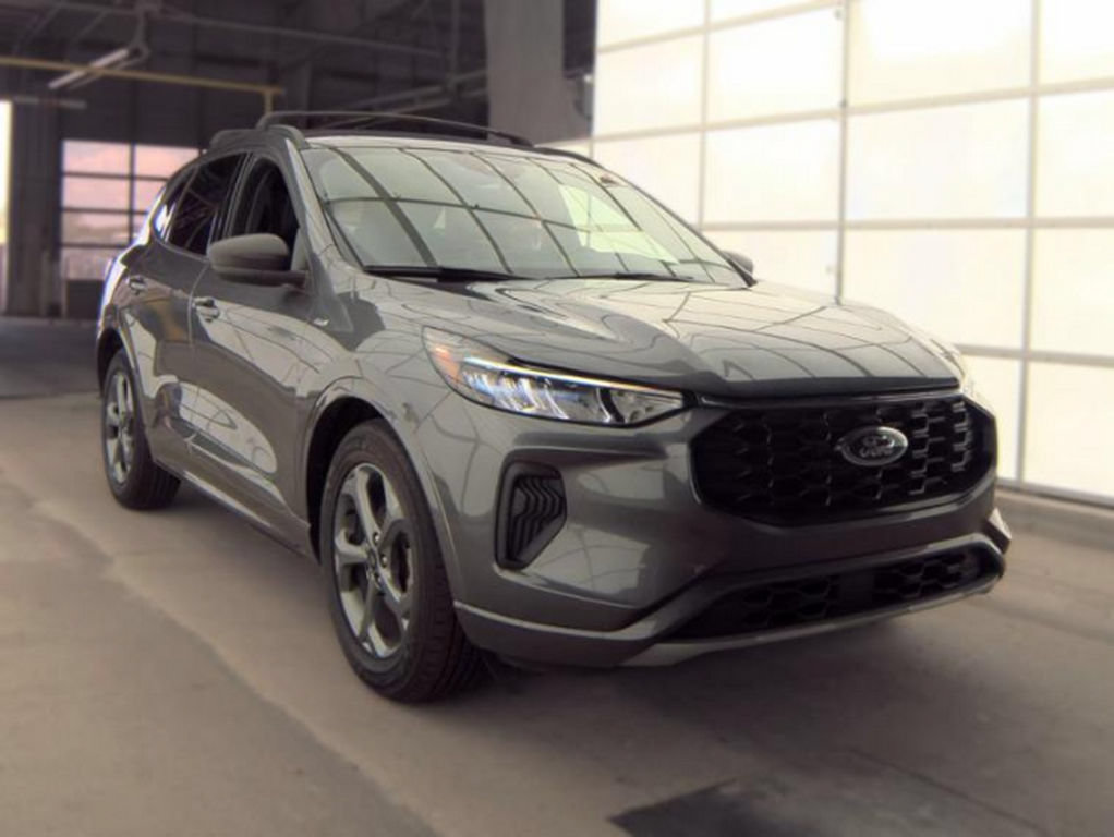 Used 2023 Ford Escape ST-Line w/ Tech Pack #1 FWD image 4