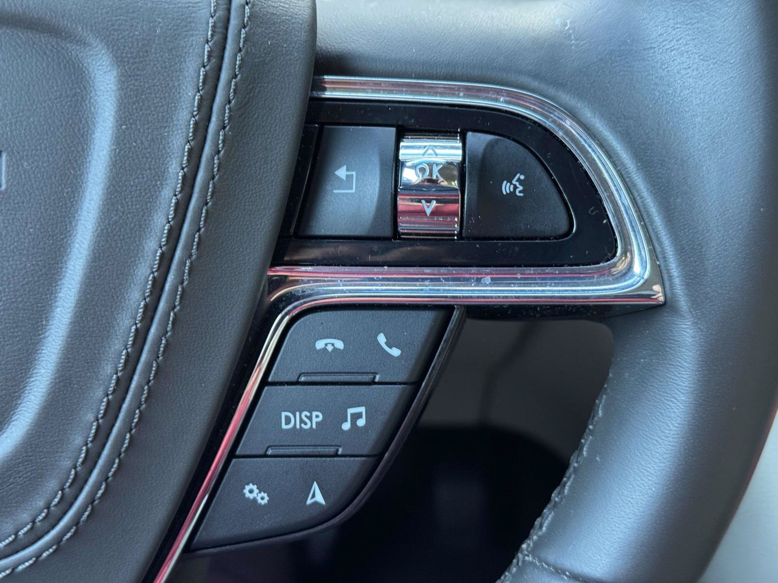 Used 2019 Lincoln Continental Select AWD/4WD image 26