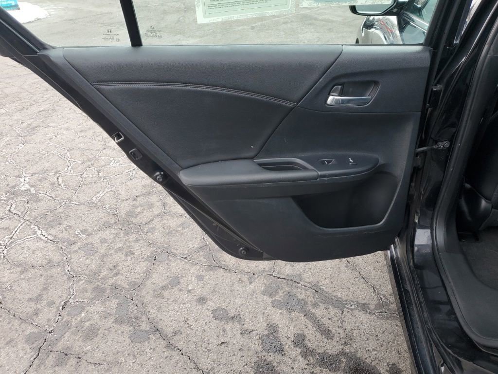 Used 2016 Honda Accord Touring image 23