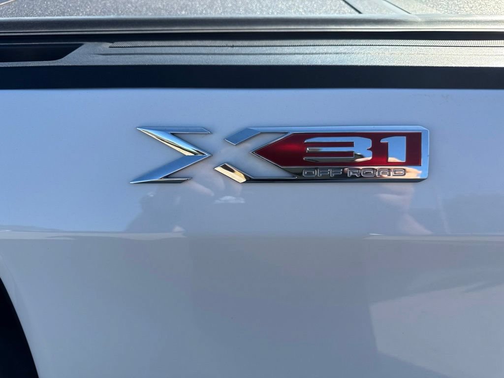 Used 2024 GMC Sierra 1500 SLT AWD/4WD image 10