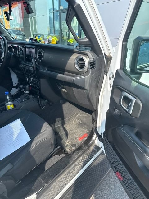 Used 2019 Jeep Wrangler Unlimited Sahara AWD/4WD image 5