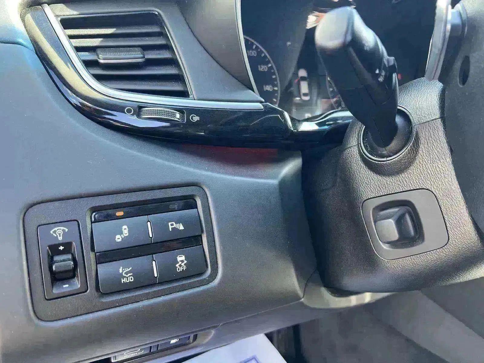 Used 2016 Kia K900 Luxury w/ VIP Plus Package image 14