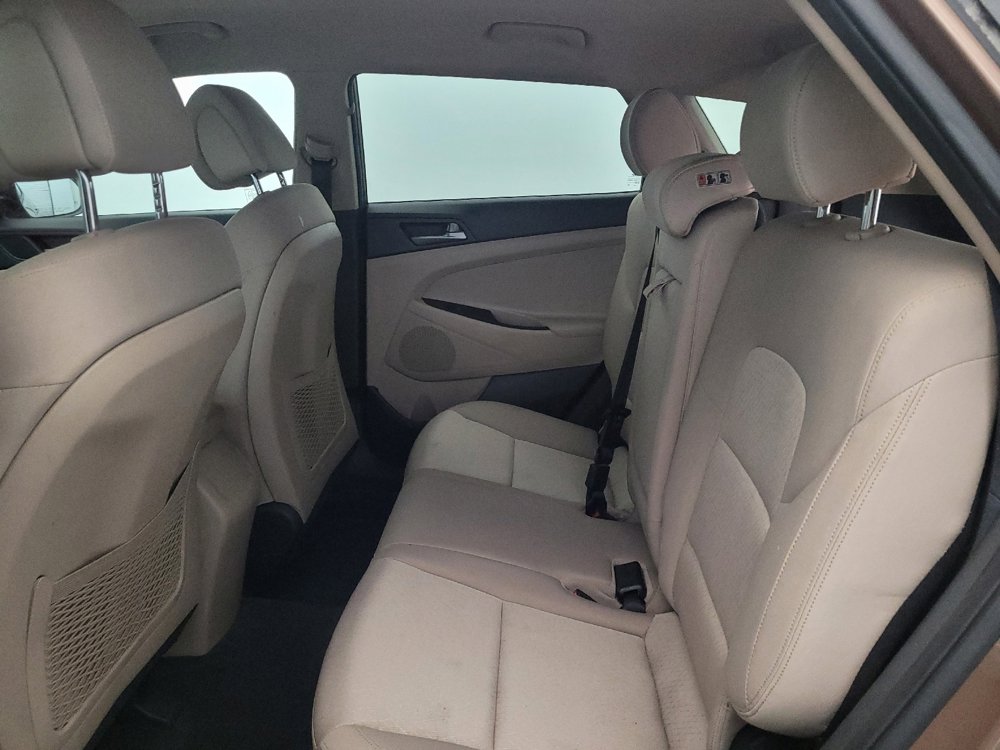Used 2016 Hyundai Tucson SE w/ Option Group 02 FWD image 18