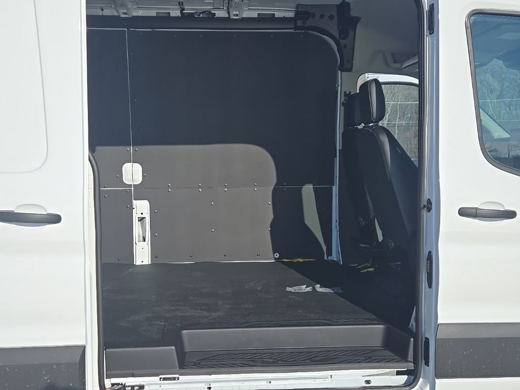 New 2026 Ford Transit 250 148 Medium Roof w/ Load Area Protection Package RWD image 14