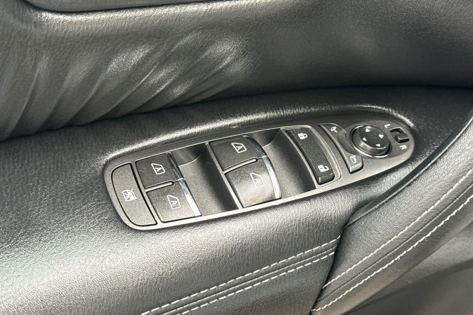 Used 2019 Nissan Armada SL w/ Premium Package AWD/4WD image 13