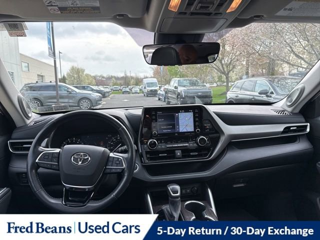 Used 2021 Toyota Highlander Limited image 14