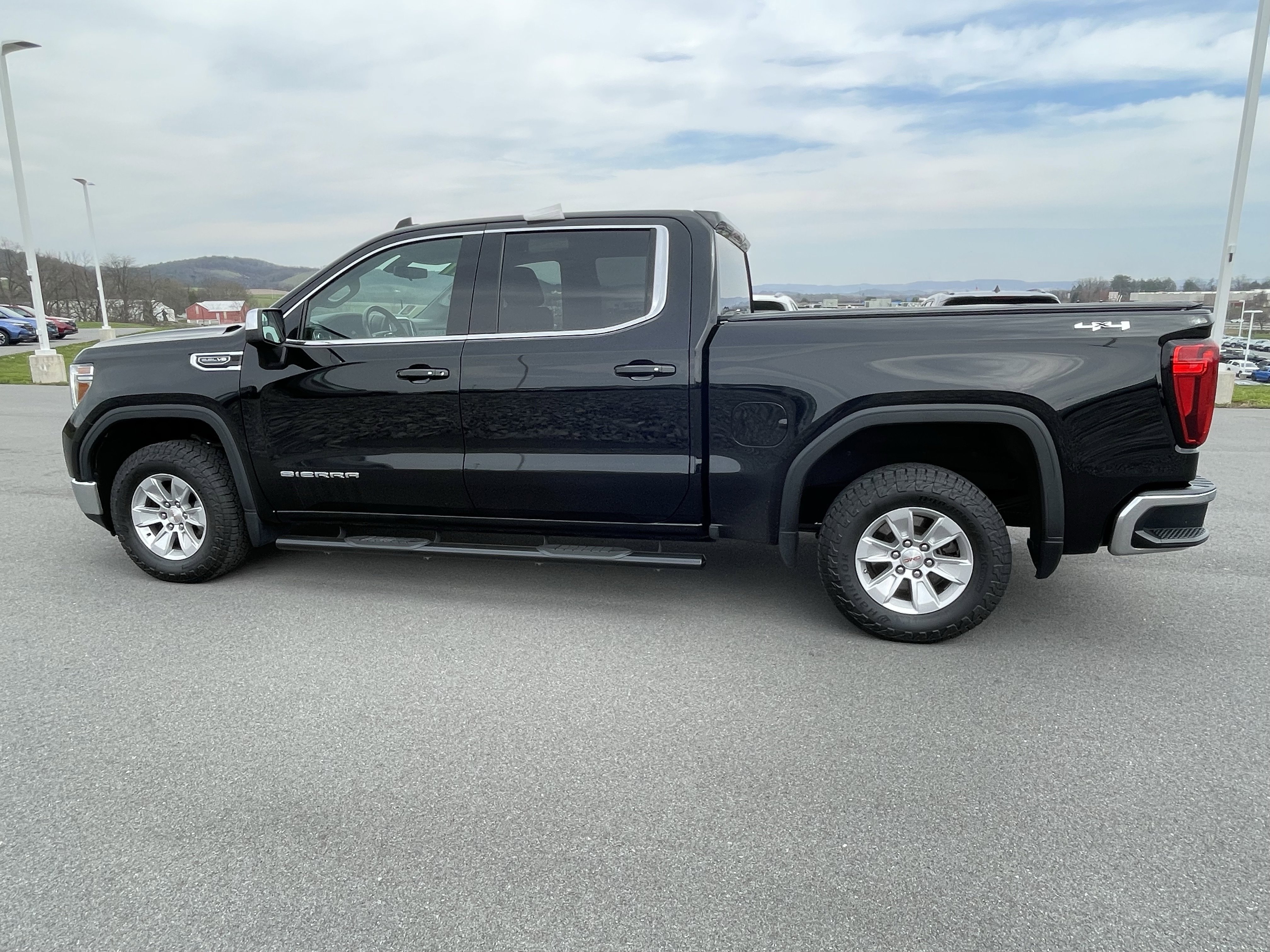 Used 2021 GMC Sierra 1500 SLE image 7